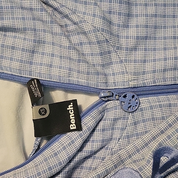 Bench sweater - Picture 3 of 3